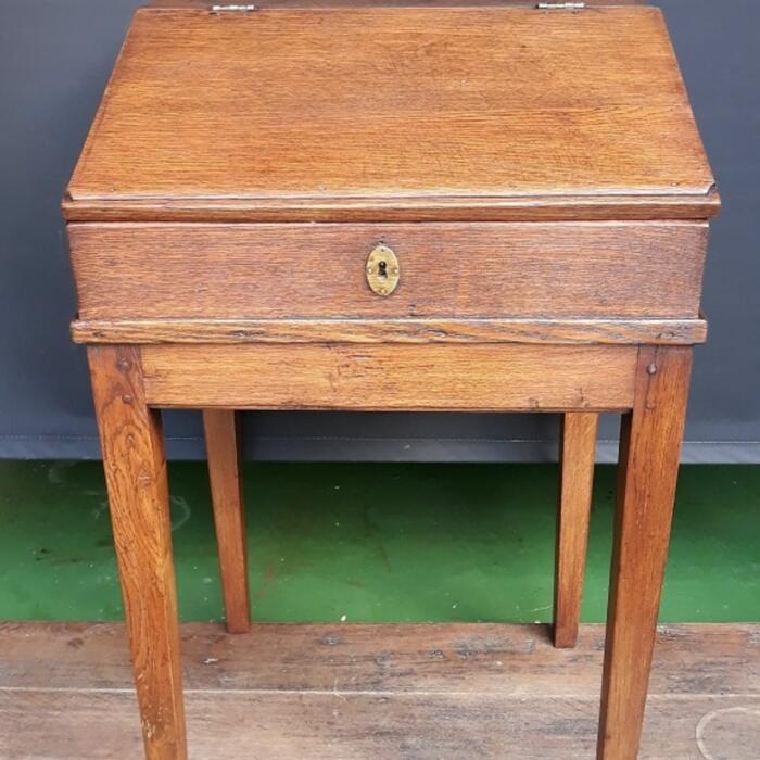 Praet - Antieke Burelen & Secretaires