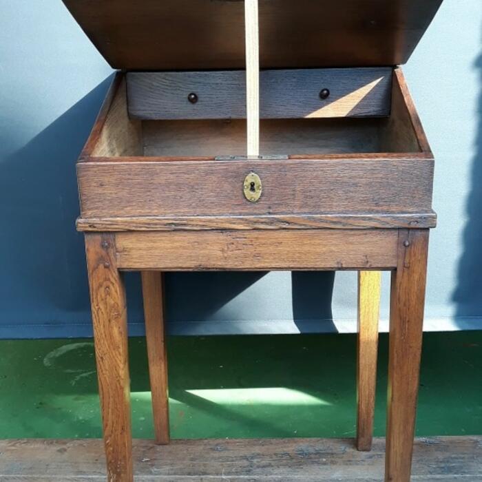 Praet - Antieke Burelen & Secretaires