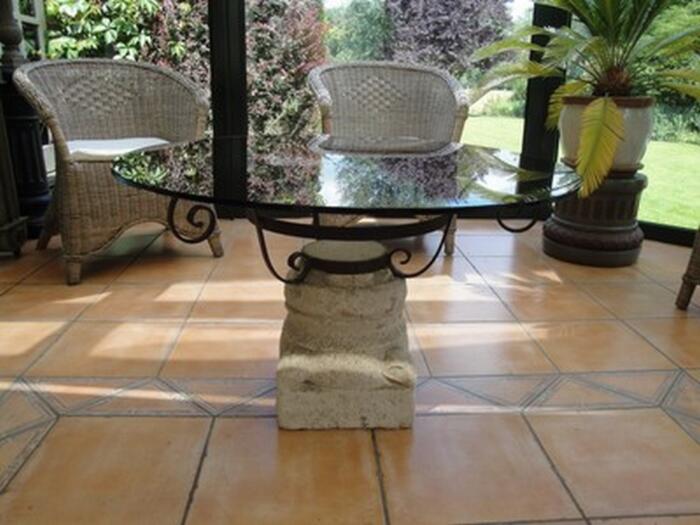 Praet - Antieke Tafels, Stoelen, Zetels